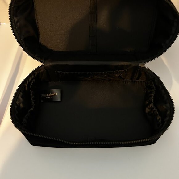 ✨ Rare YSL Velvet Travel Case - Perfect Gift or Private Luxury - Picture 10 of 11
